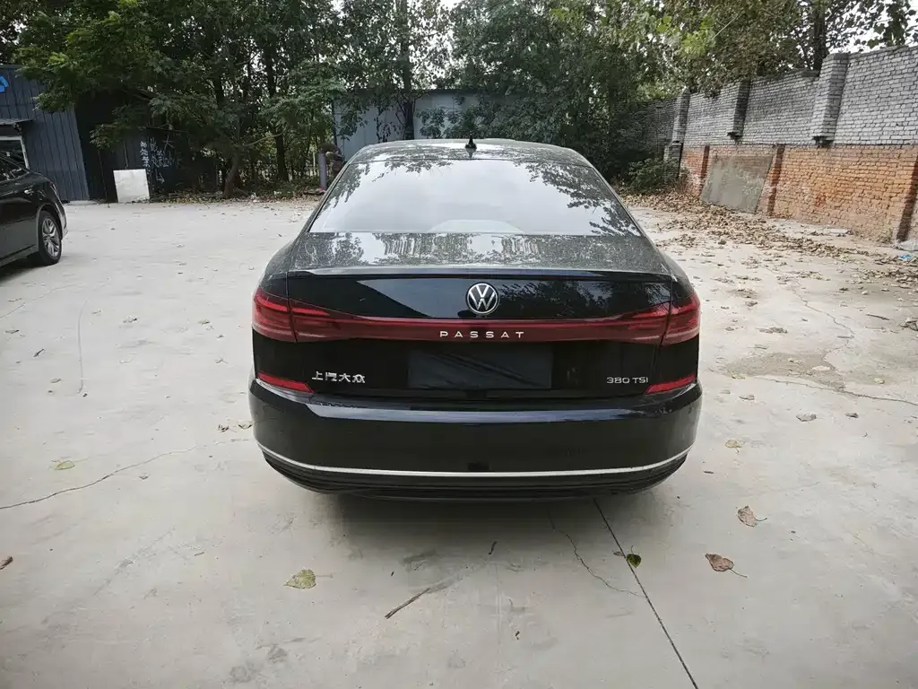 Volkswagen Passat — фото 10