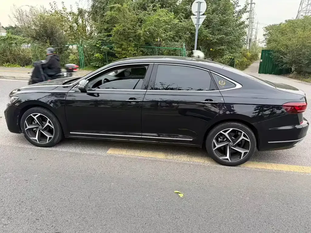 Volkswagen Passat — фото 9