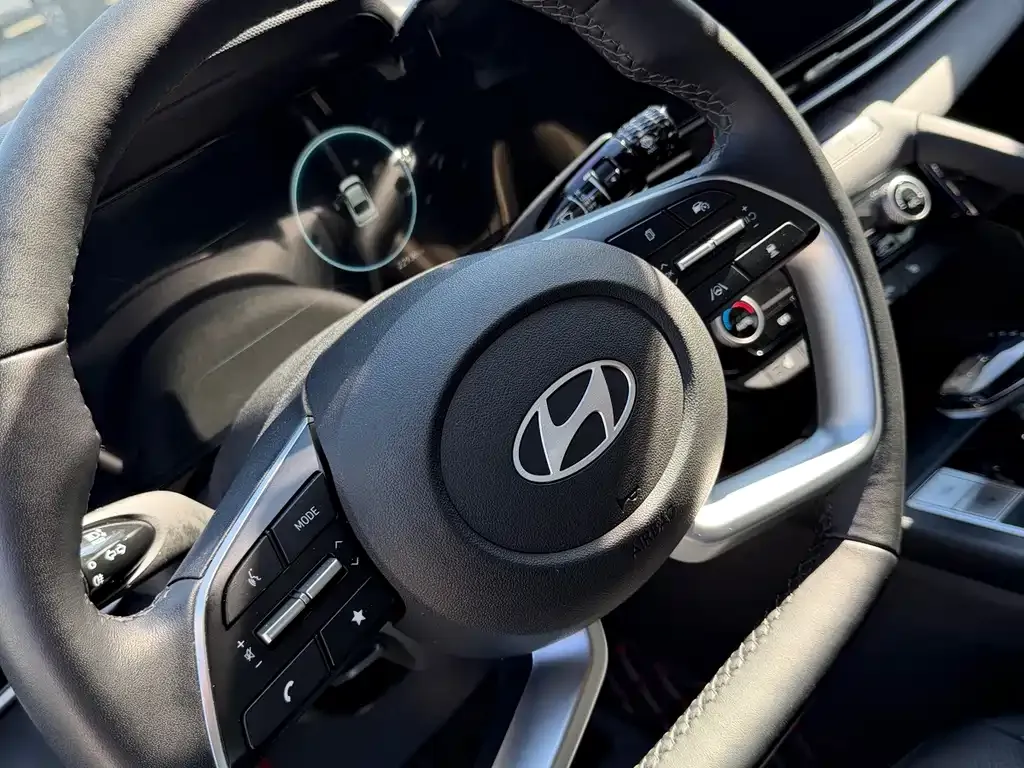 Hyundai Elantra — фото 8