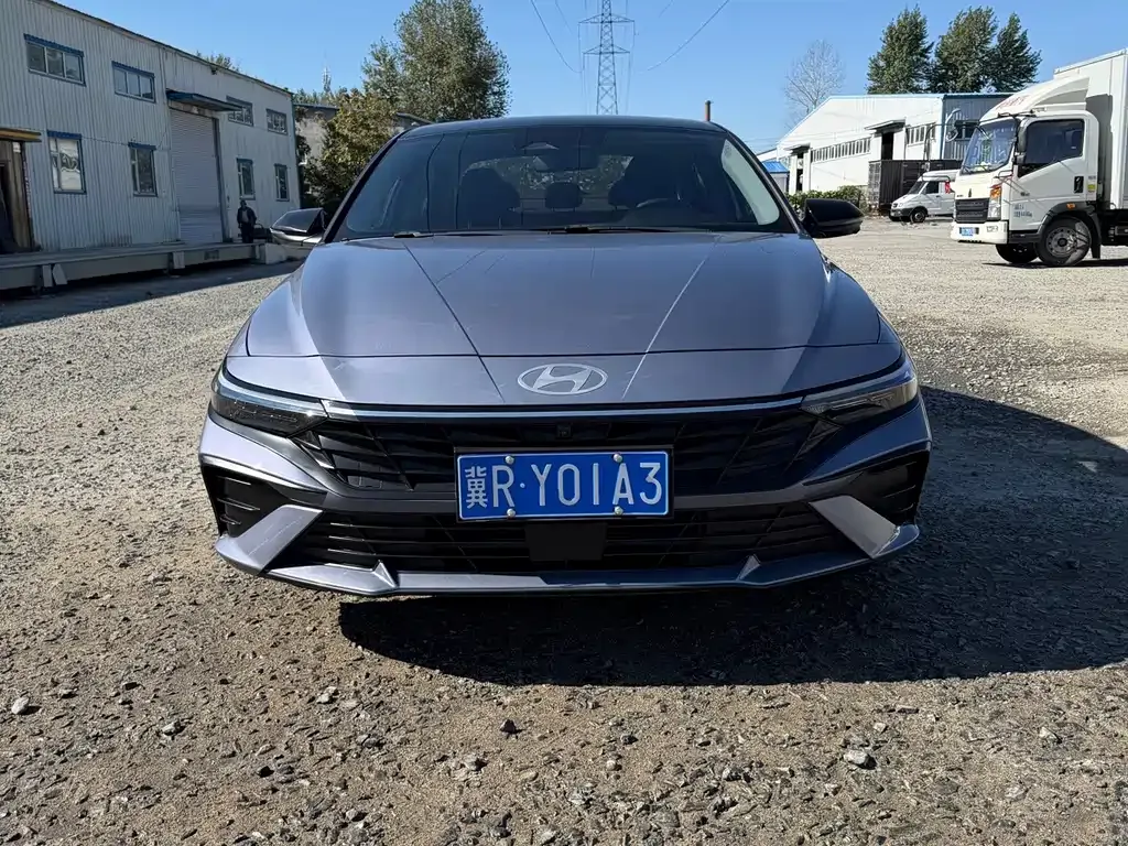 Hyundai Elantra — фото 7