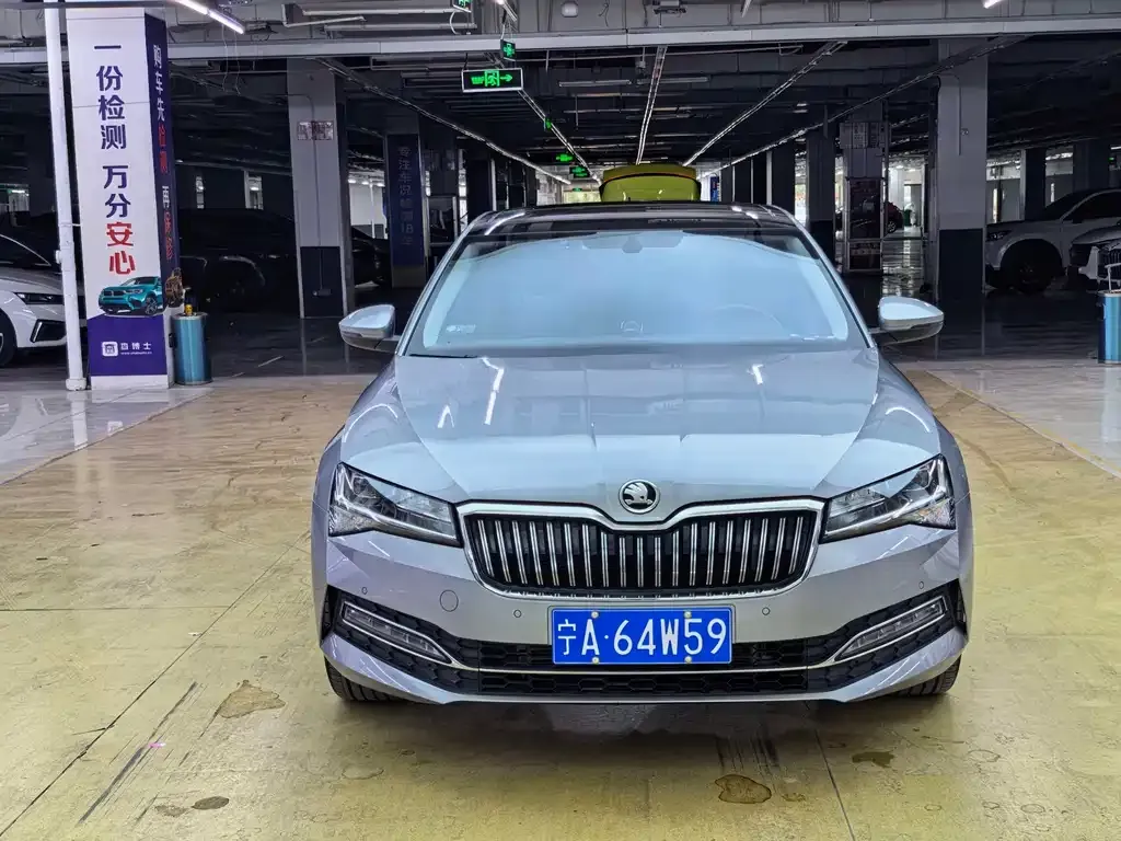 Skoda Superb — фото 7