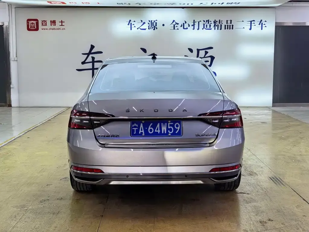Skoda Superb — фото 5