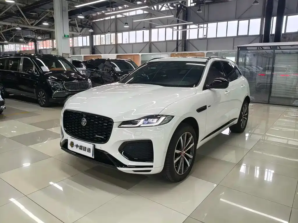 Jaguar F-PACE — фото 1