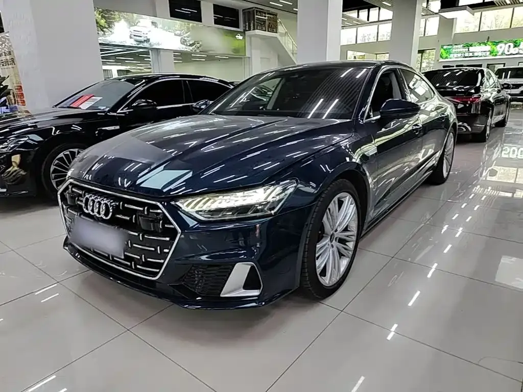 Audi A7L — фото 1