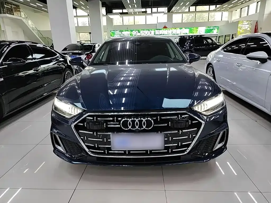 Audi A7L — фото 9