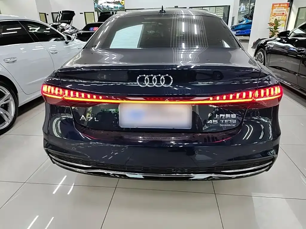 Audi A7L — фото 6
