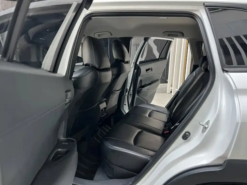Toyota Corolla Cross — фото 2