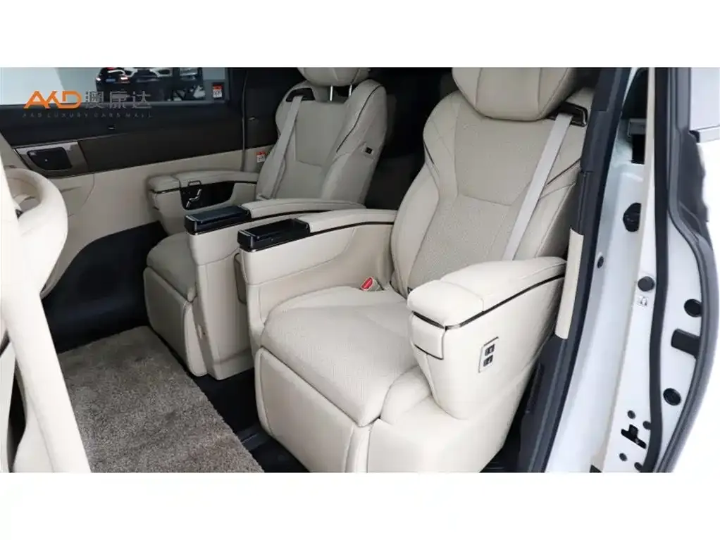 Toyota Vellfire — фото 10