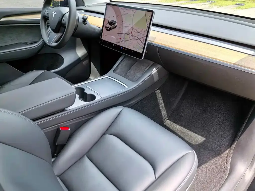 Tesla Model Y — фото 3