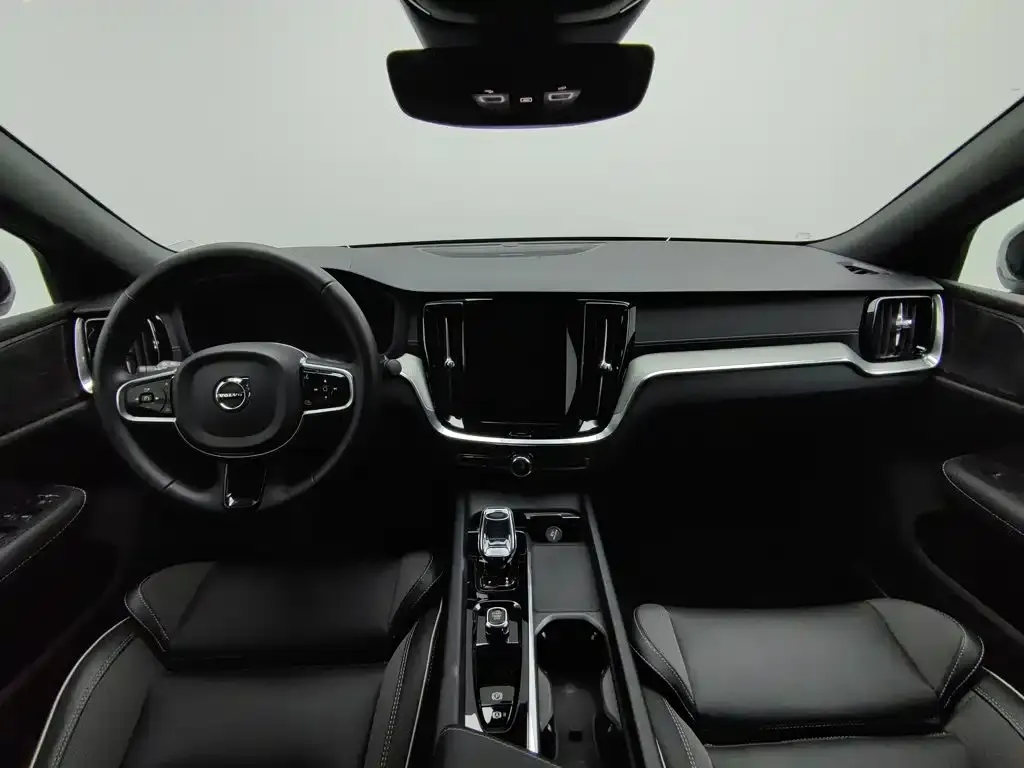 Volvo S60 — фото 10