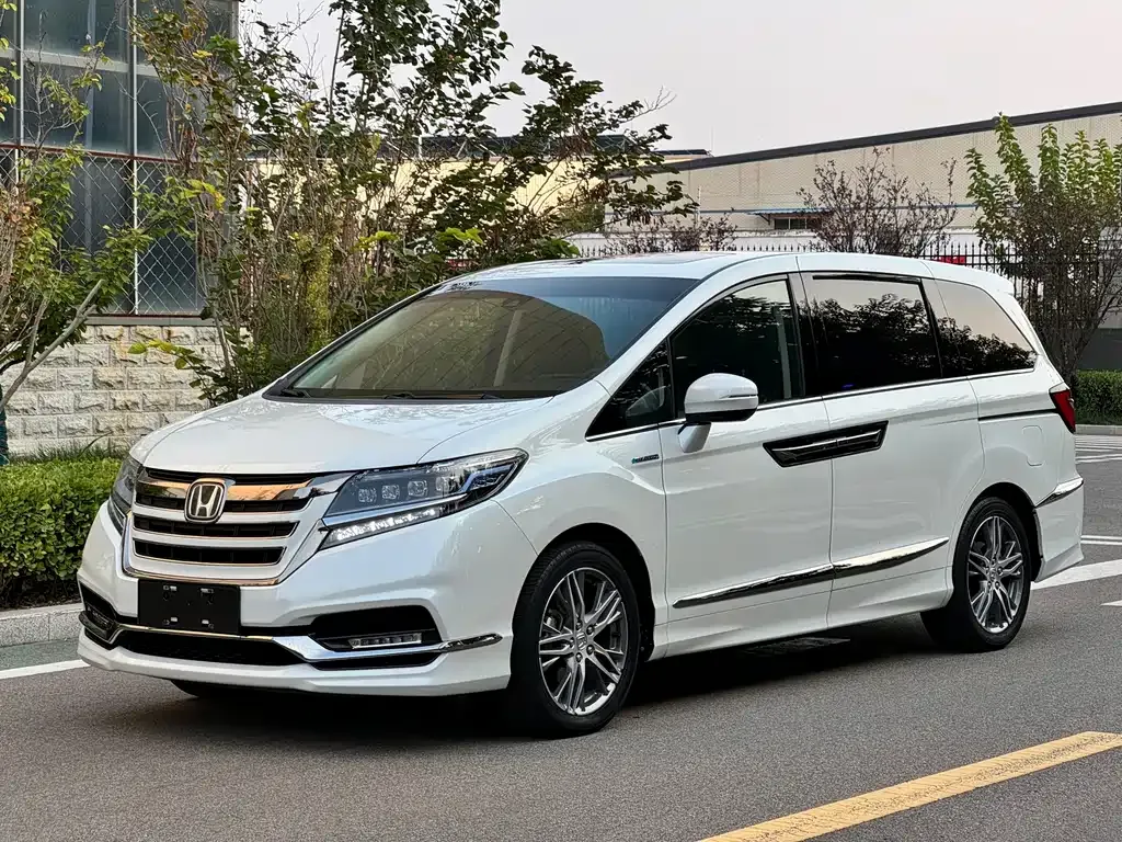 Honda Elysion — фото 1