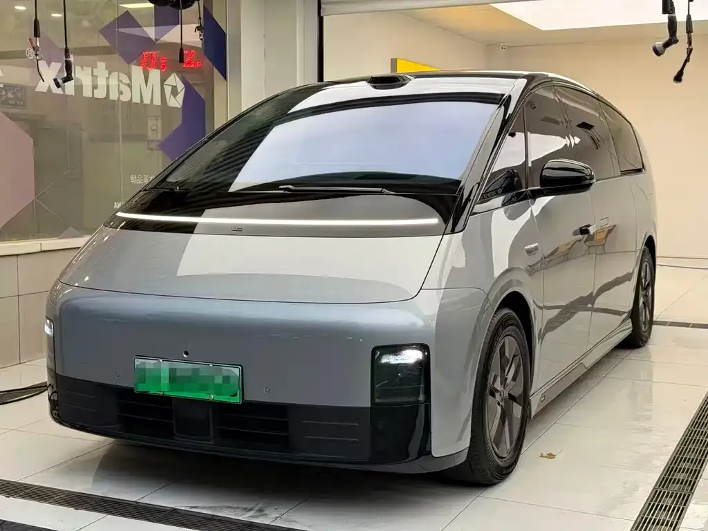 Li Auto MEGA — фото 1