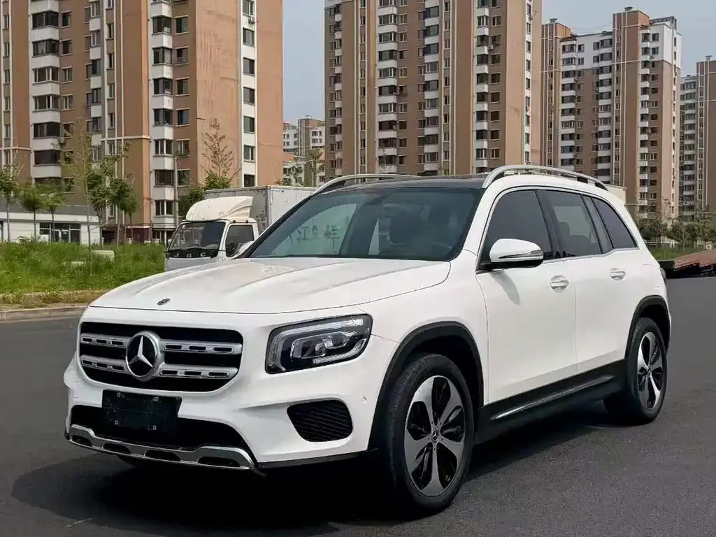 Mercedes-Benz GLB — фото 1