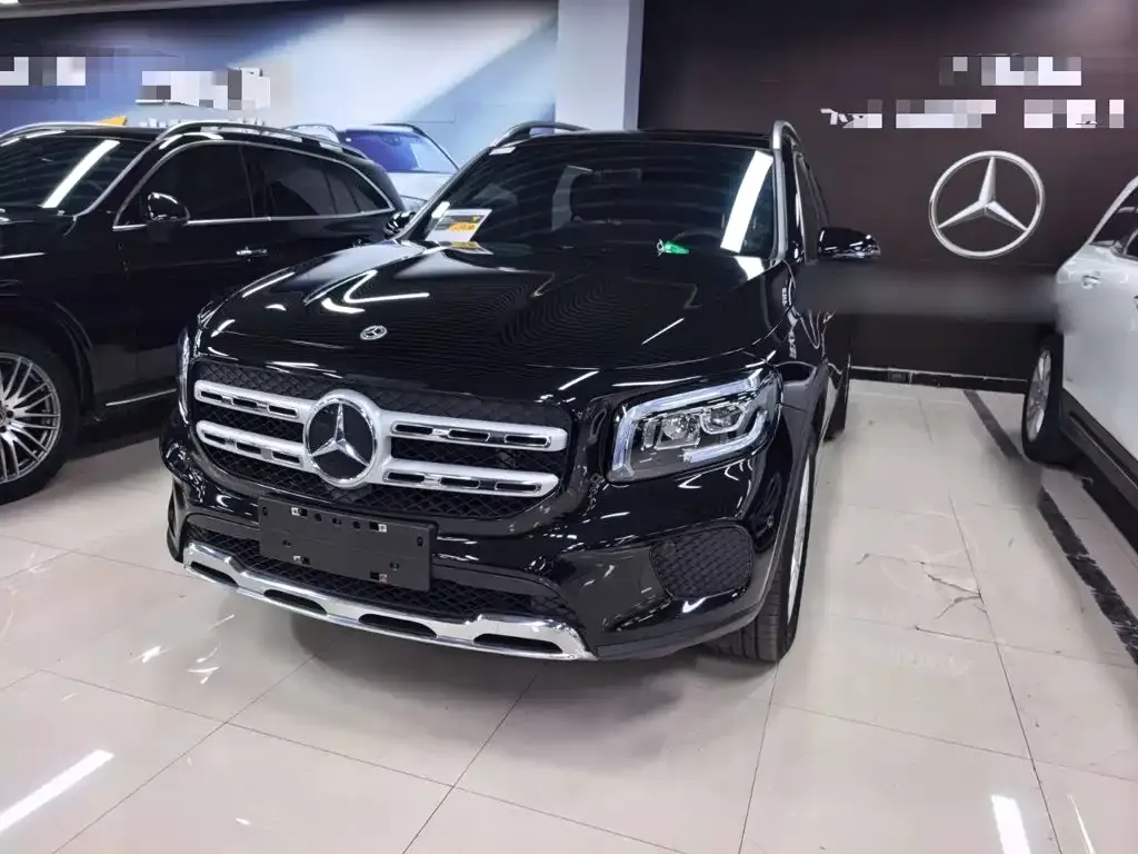 Mercedes-Benz GLB — фото 1