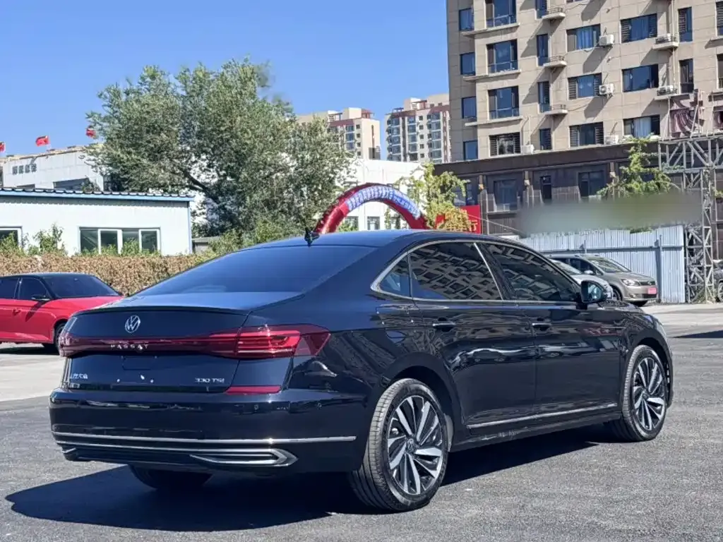 Volkswagen Passat — фото 8