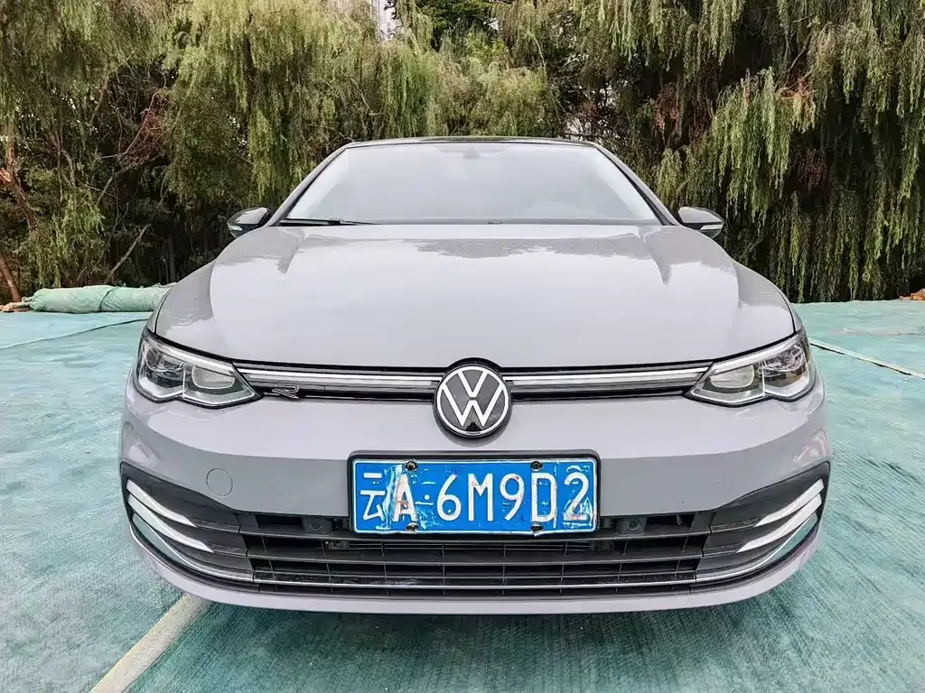 Volkswagen Golf — фото 1
