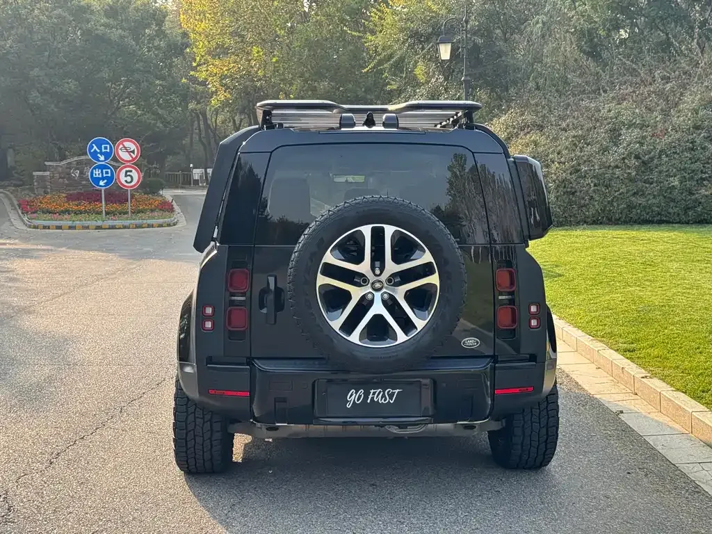 Land Rover Defender — фото 5