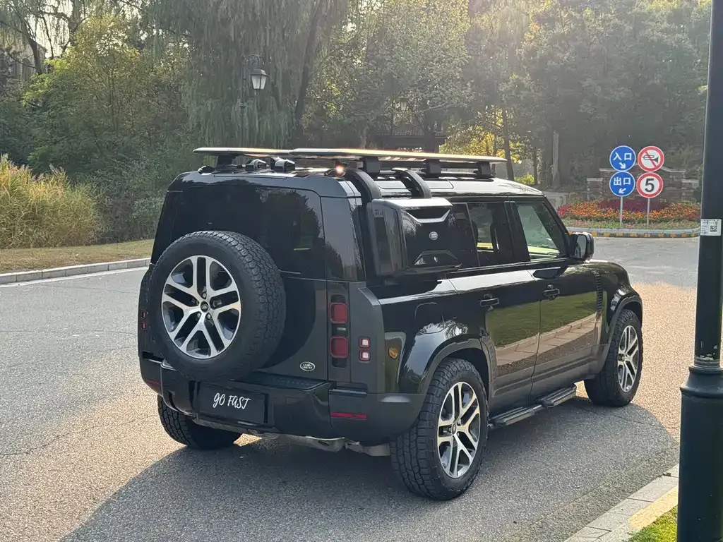 Land Rover Defender — фото 10
