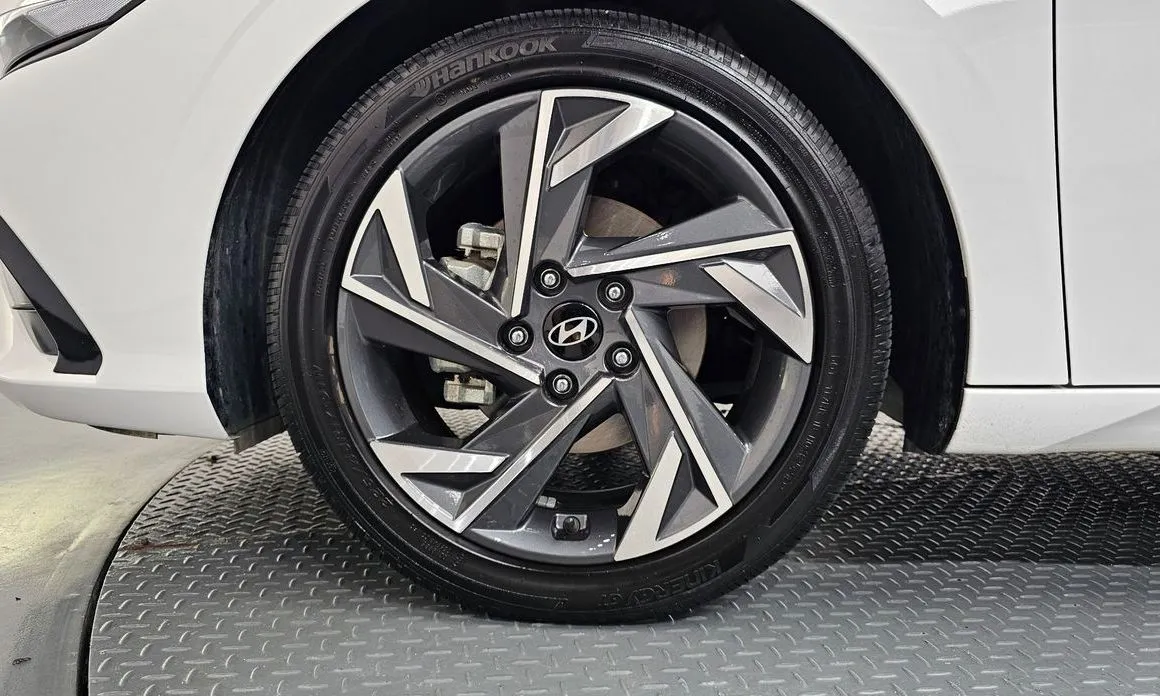 Hyundai AVANTE — фото 4