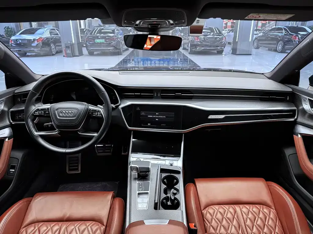 Audi A7L — фото 6