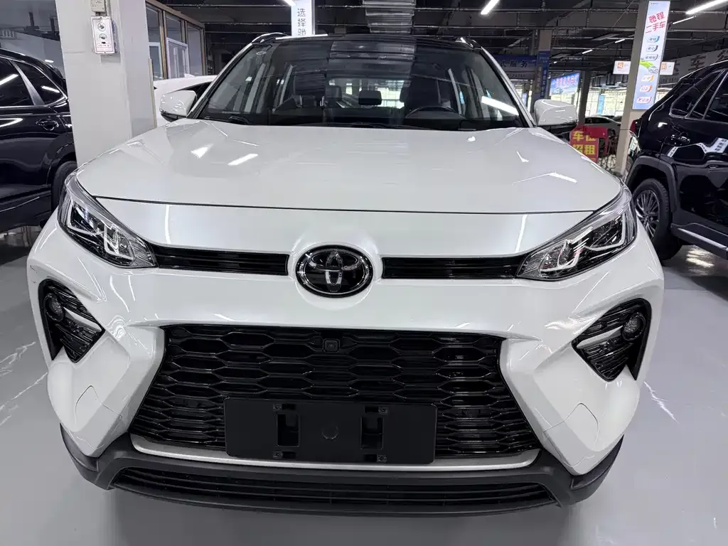 Toyota Wildlander — фото 9