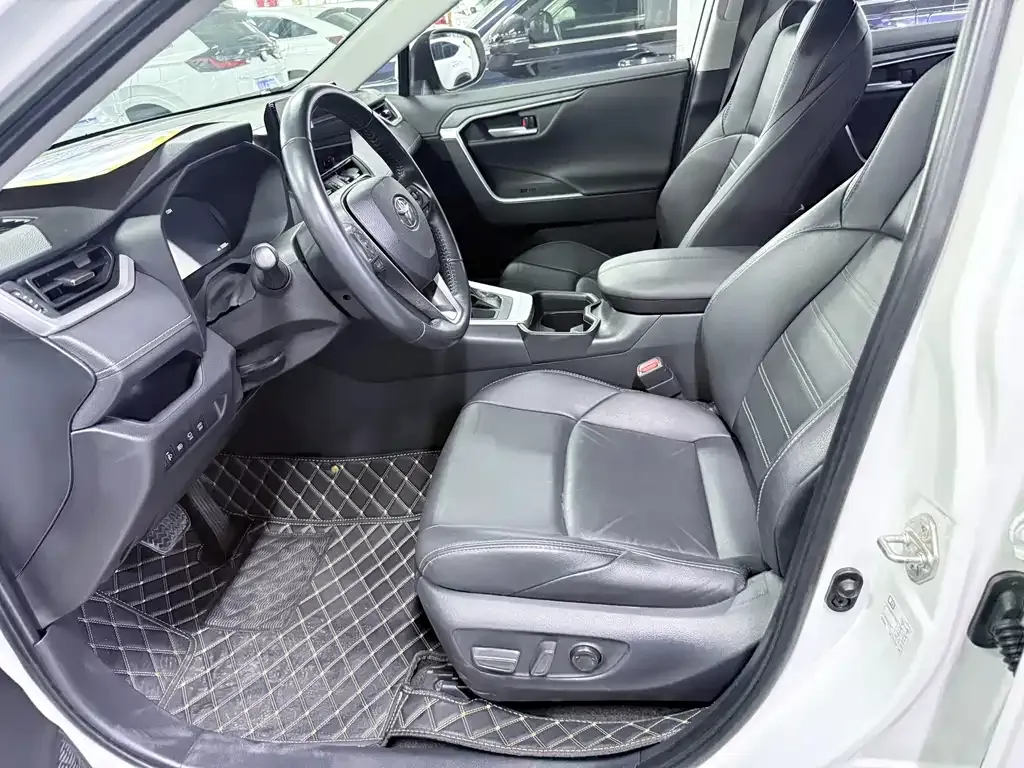 Toyota Wildlander — фото 10