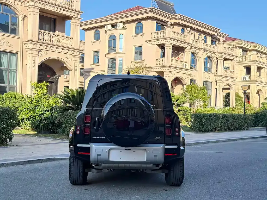 Land Rover Defender — фото 10