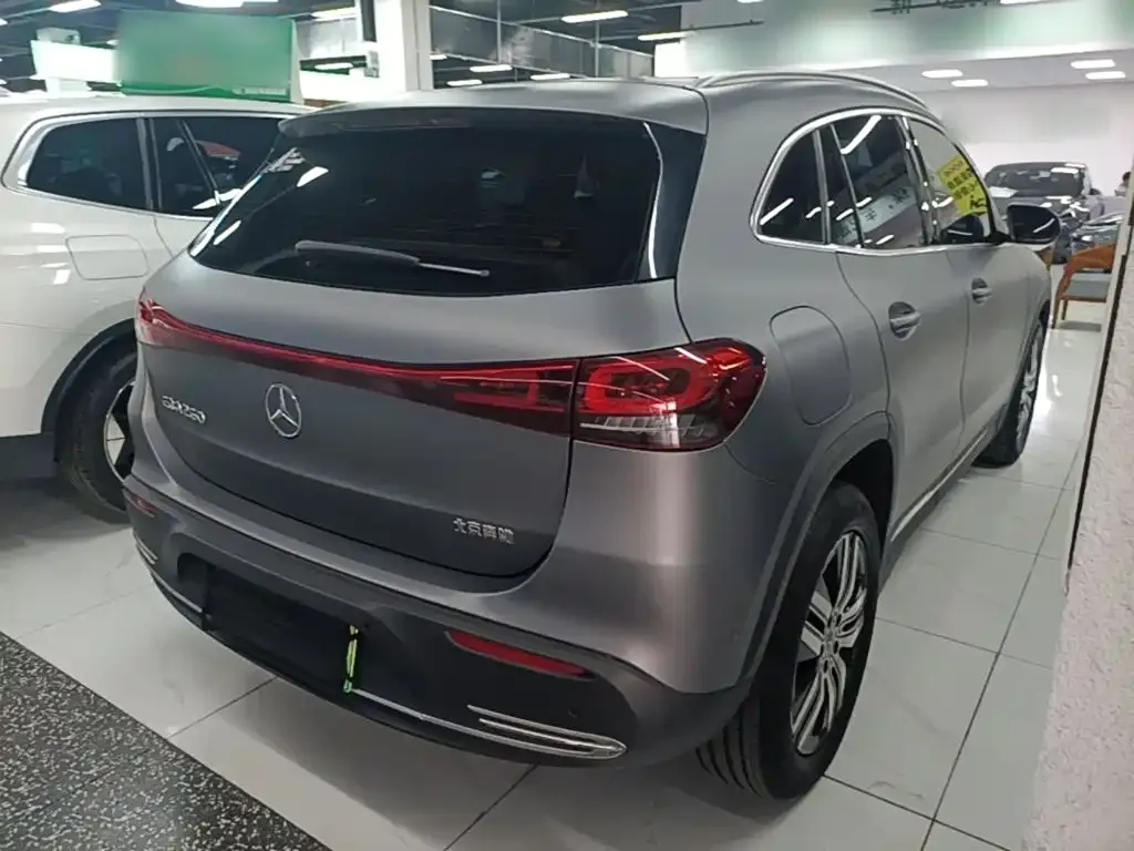 Mercedes-Benz EQA — фото 10