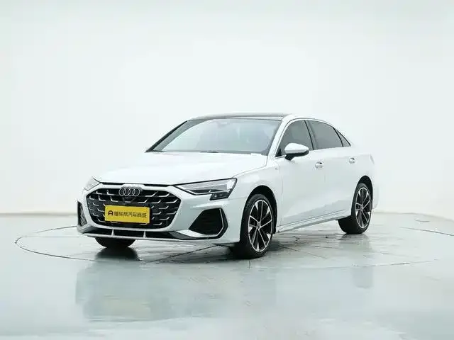 Audi A3 — фото 1