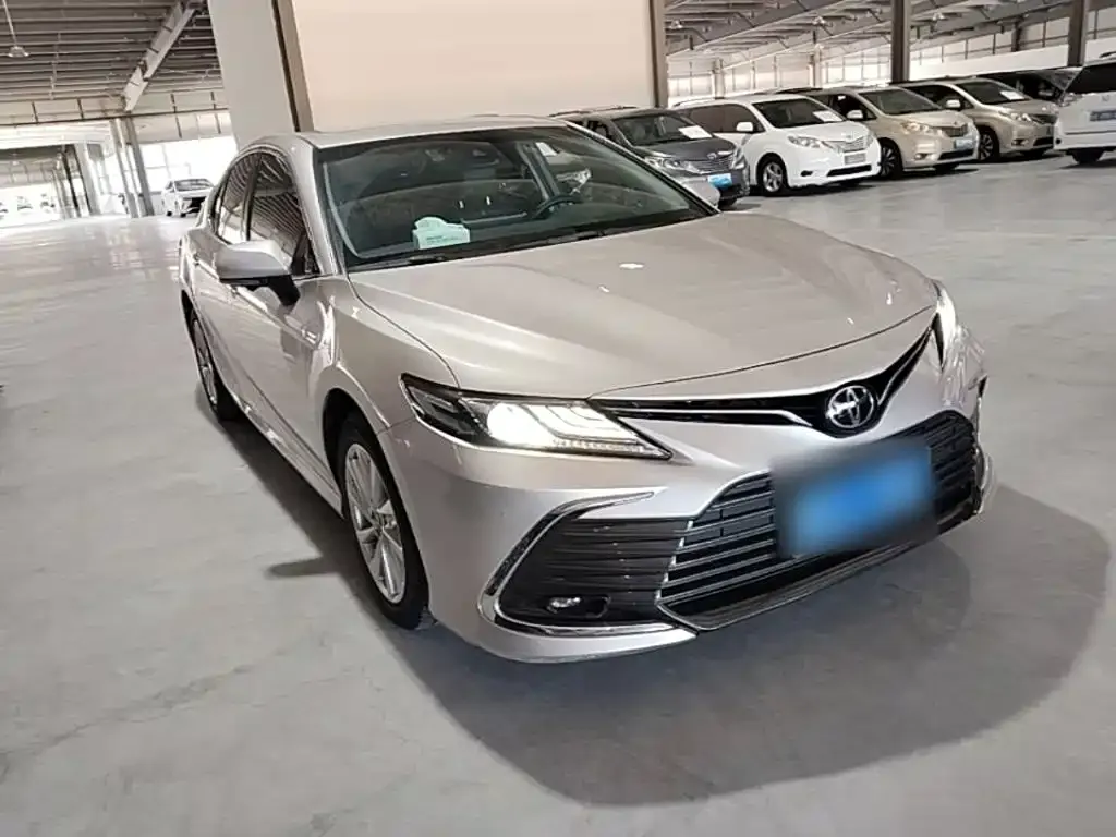 Toyota Camry — фото 5