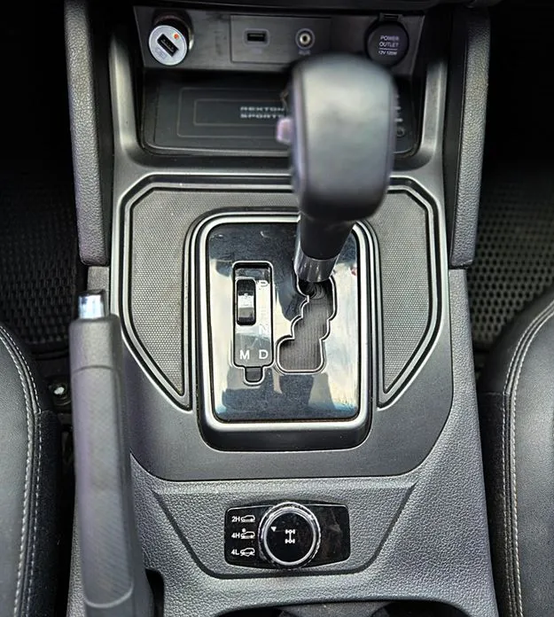 KG Mobility (Ssangyong) Rexton — фото 3