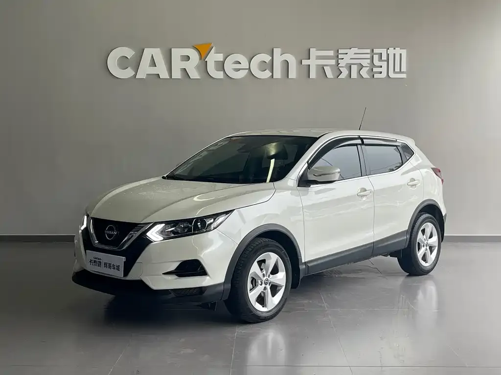Nissan Qashqai — фото 1