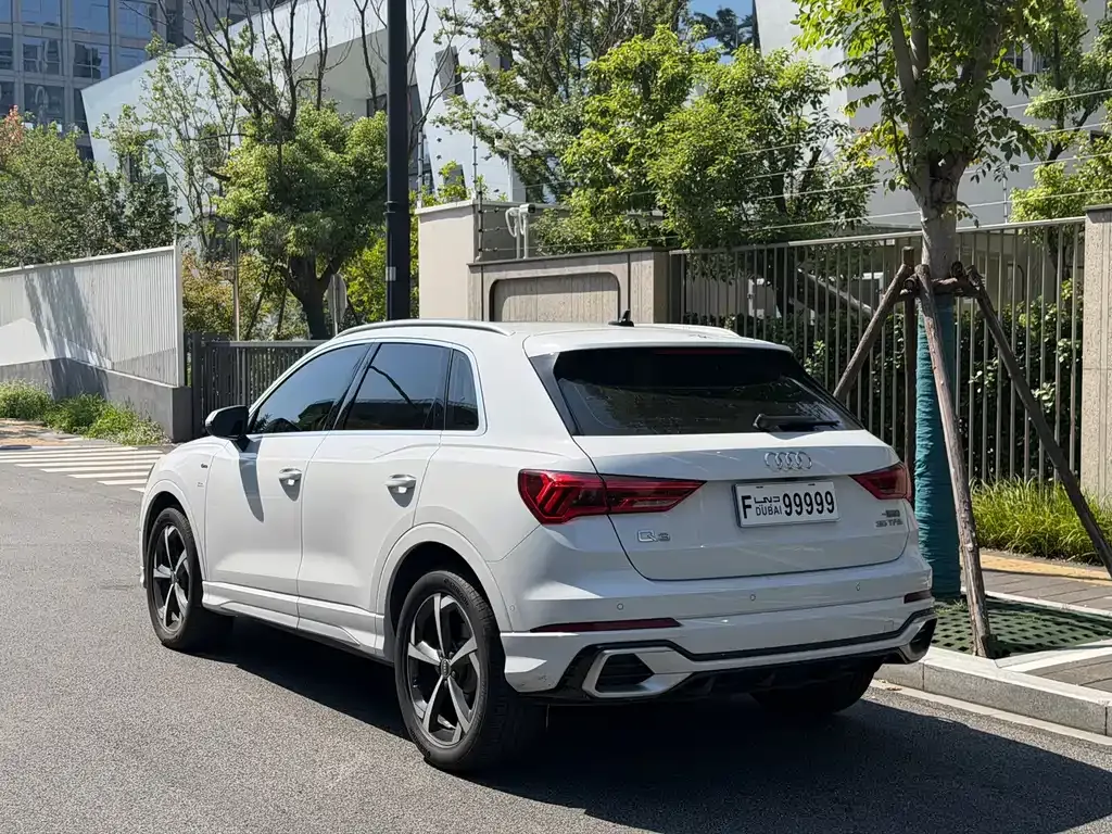 Audi Q3 — фото 10