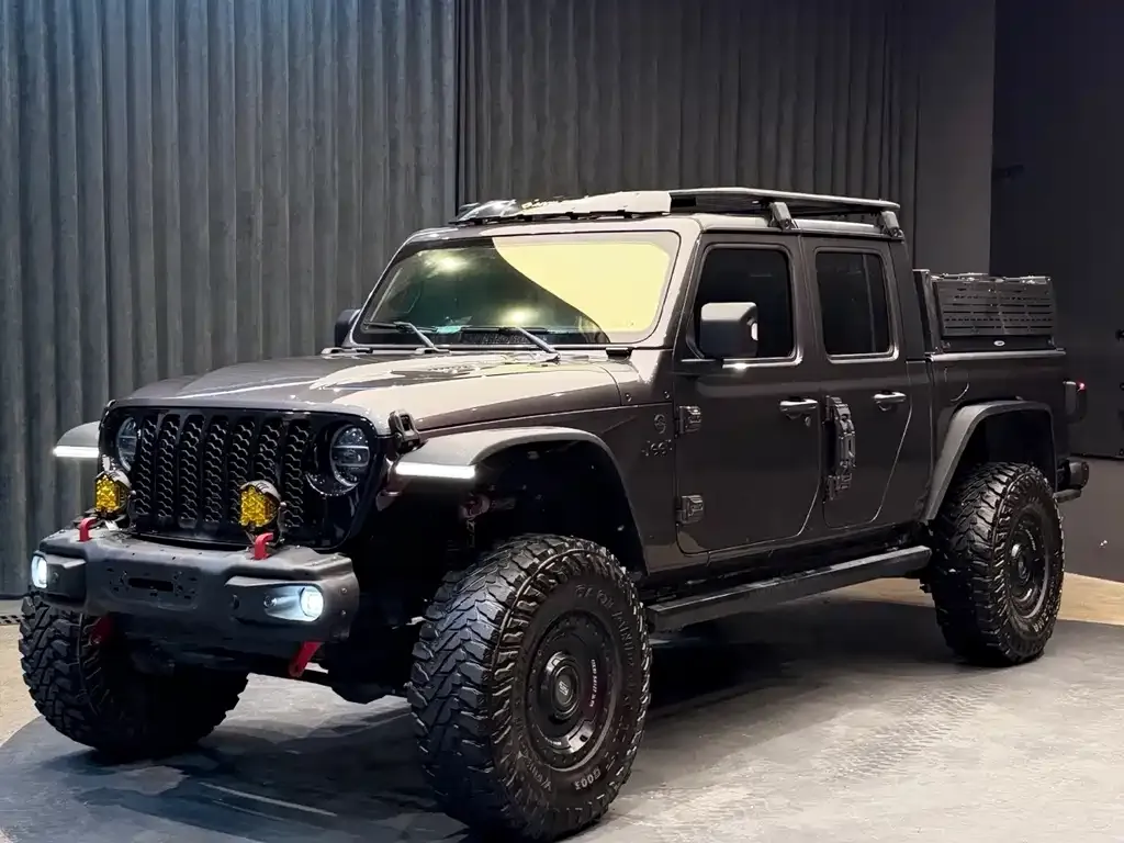 Jeep Gladiator — фото 1