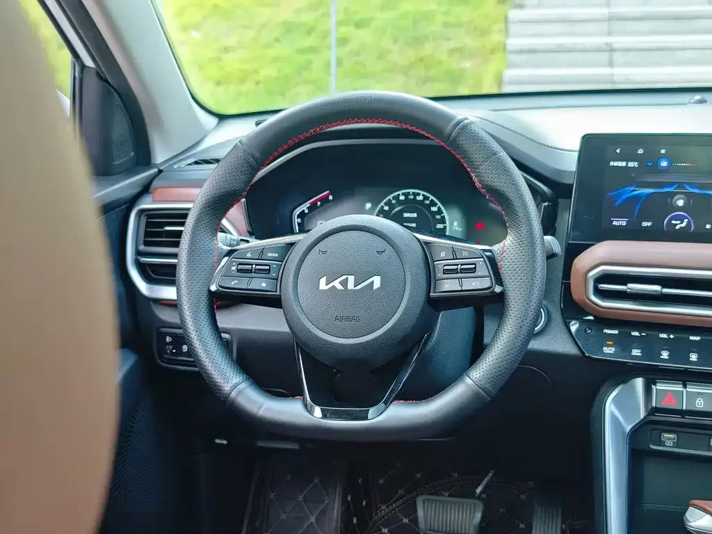 Kia Sportage — фото 10