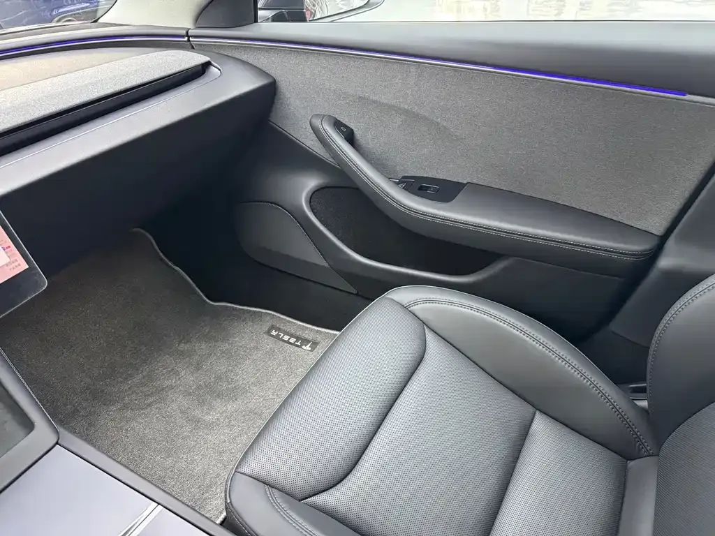 Tesla Model 3 — фото 2