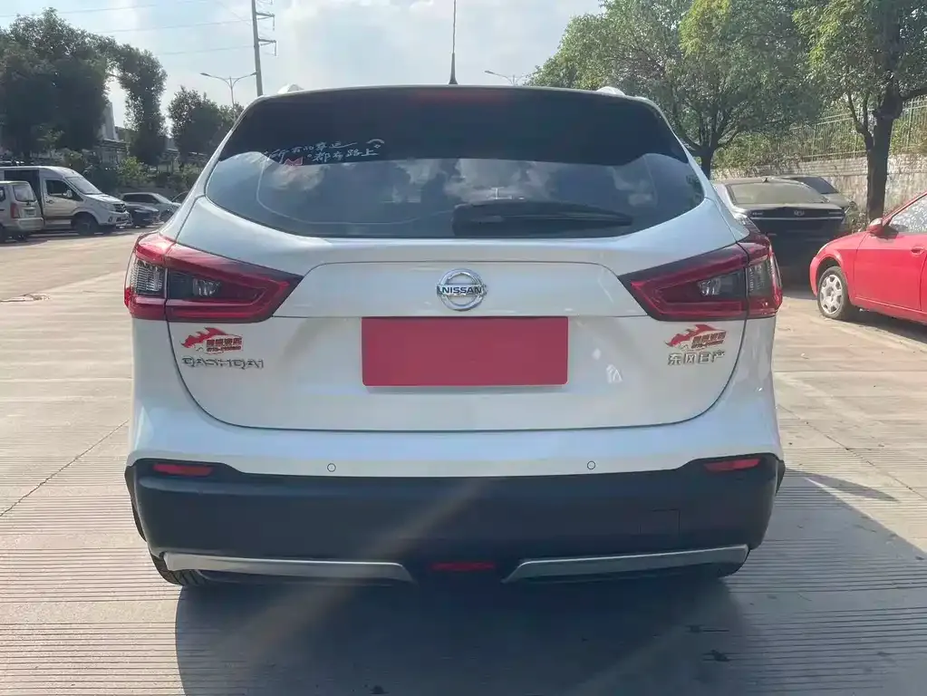 Nissan Qashqai — фото 9
