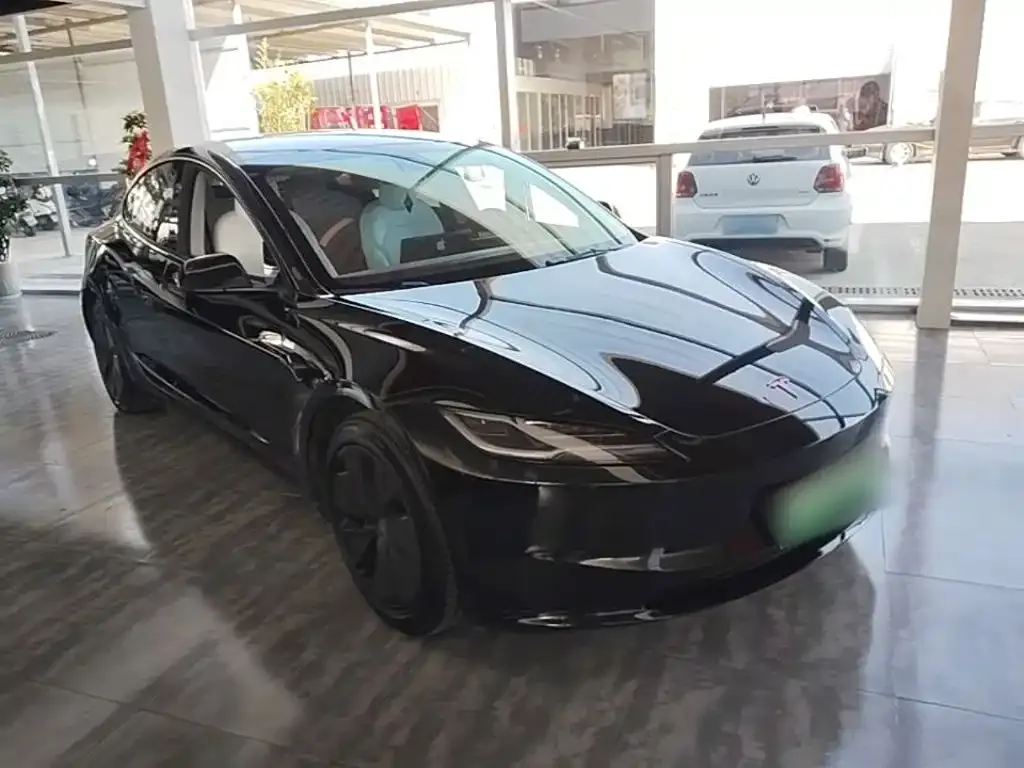 Tesla Model 3 — фото 7