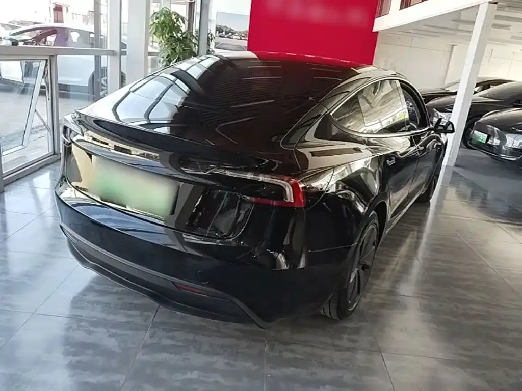 Tesla Model 3 — фото 6