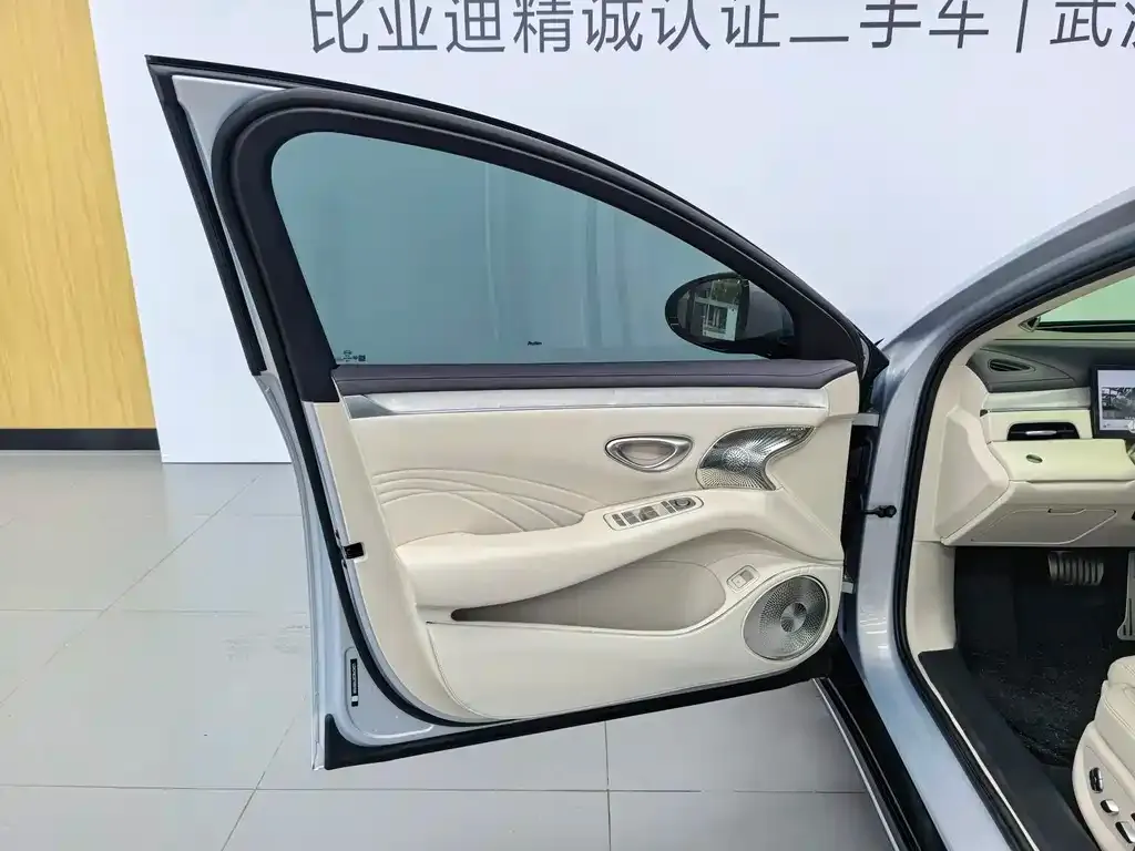 BYD Seal 08 — фото 3