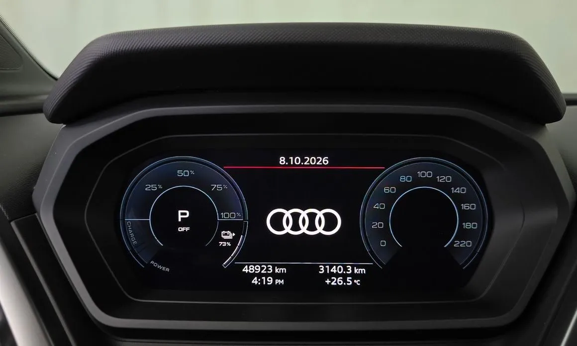 Audi Q4 e-tron — фото 2