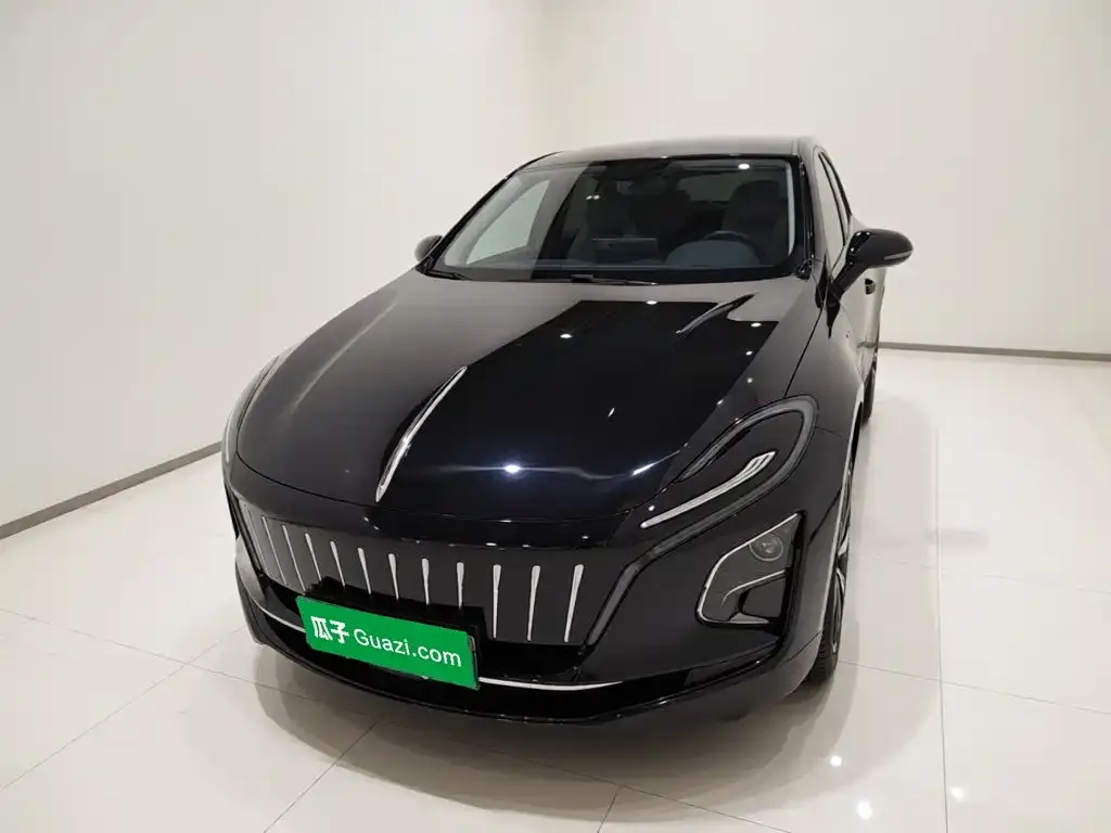 Hongqi E-QM5 — фото 1