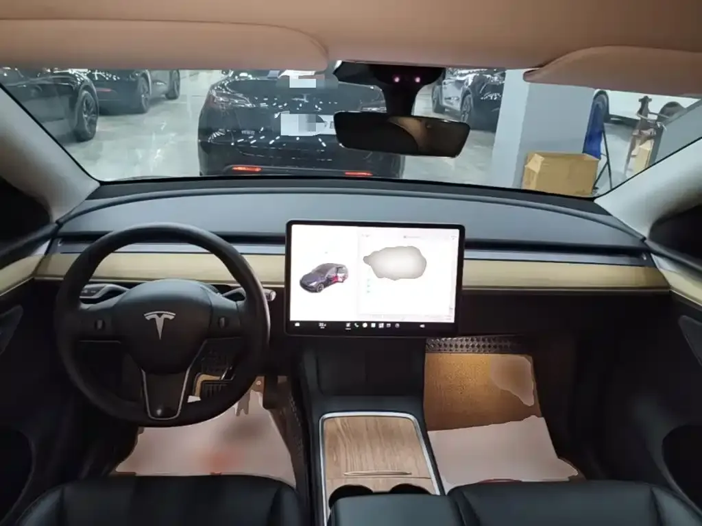 Tesla Model Y — фото 4