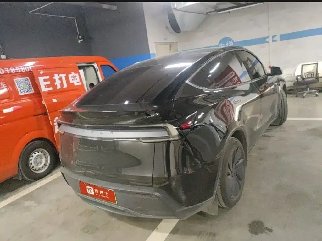 Tesla Model Y — фото 5