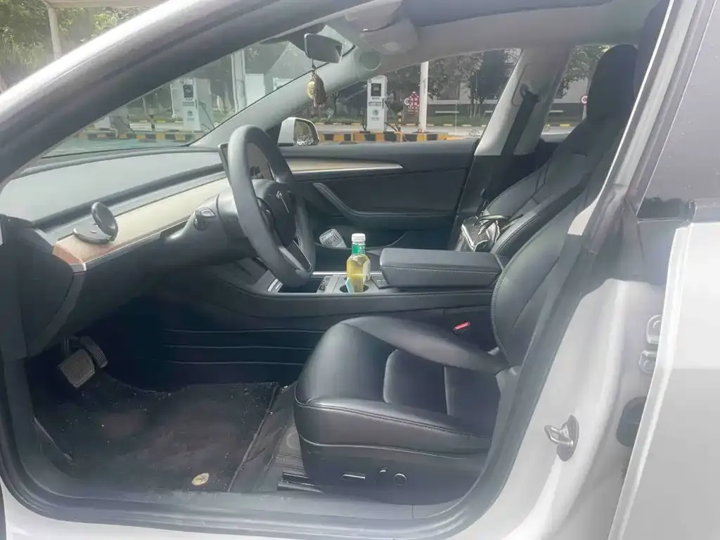 Tesla Model 3 — фото 4