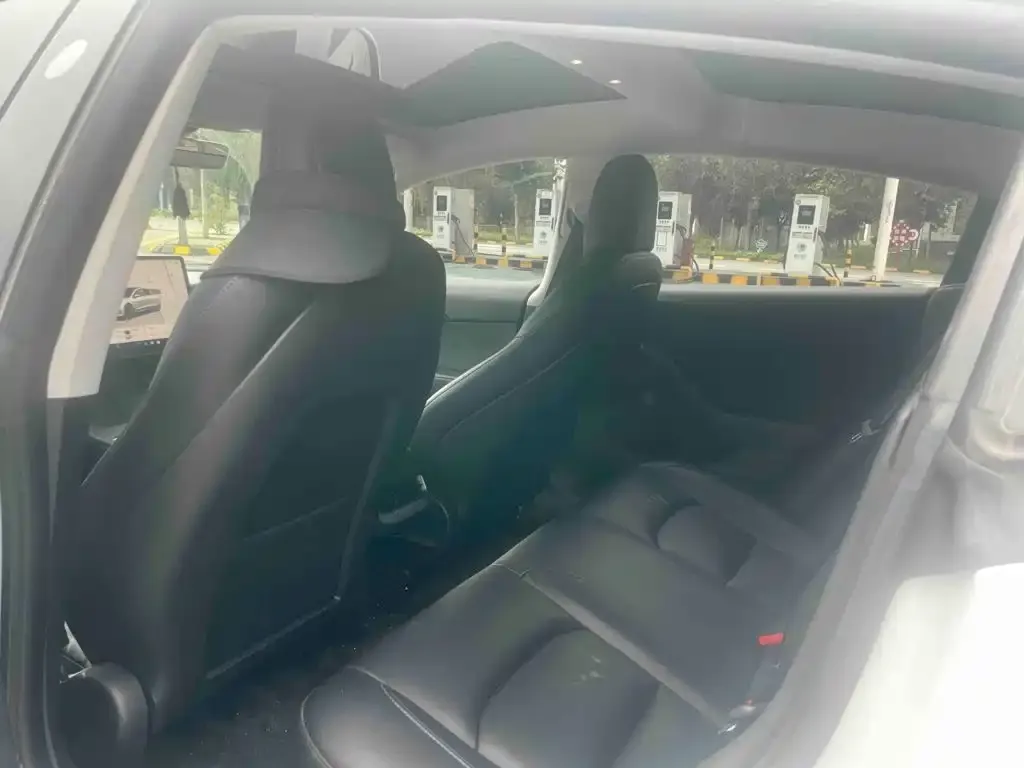 Tesla Model 3 — фото 2