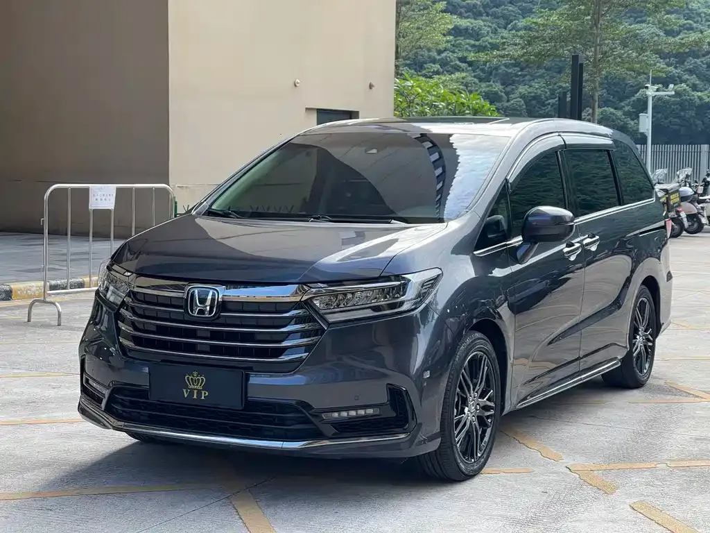 Honda Odyssey — фото 1