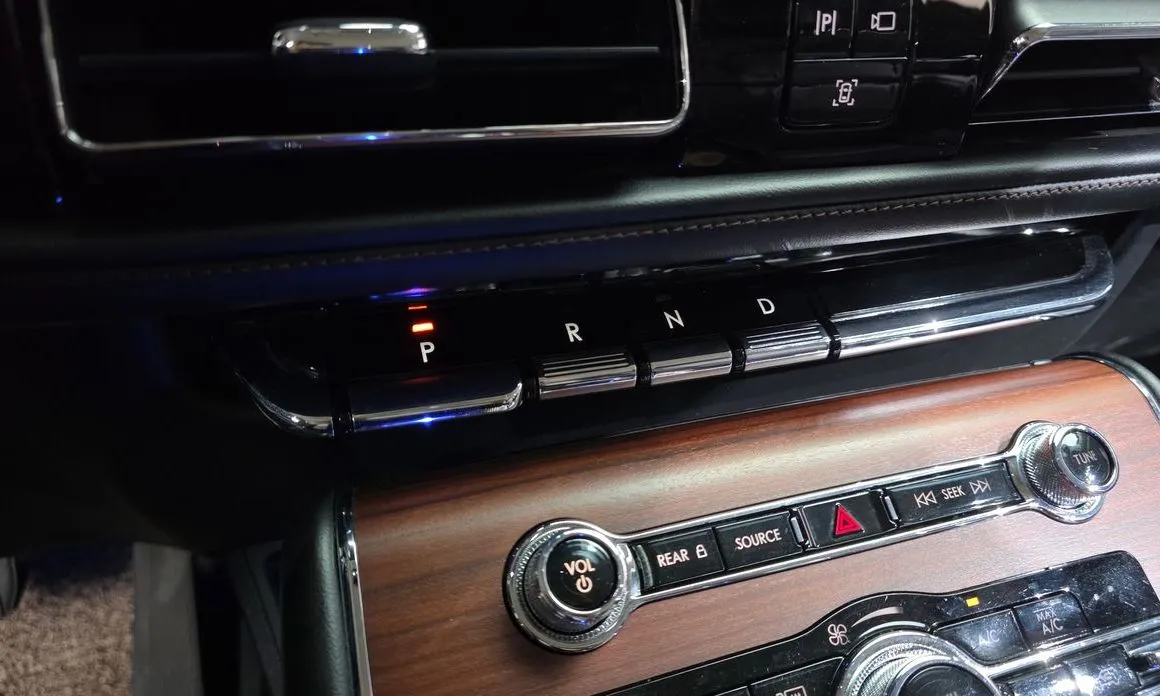 Lincoln Aviator — фото 10