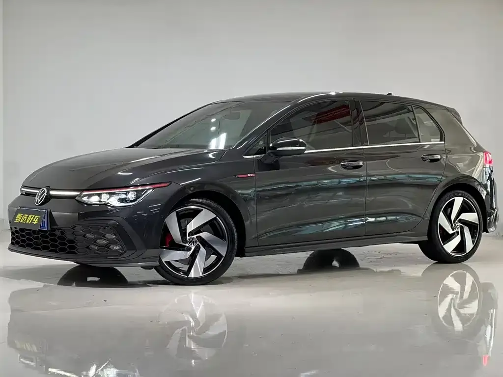 Volkswagen Golf GTI — фото 1