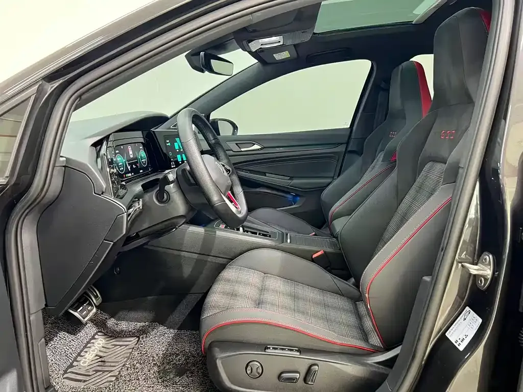 Volkswagen Golf GTI — фото 6